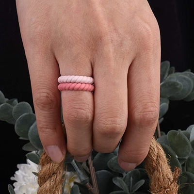 Dünnes umsponnenes stapelbares Sport-Schwarzes Ring Hypoallergenic Silicone Wedding Rings für Frauen